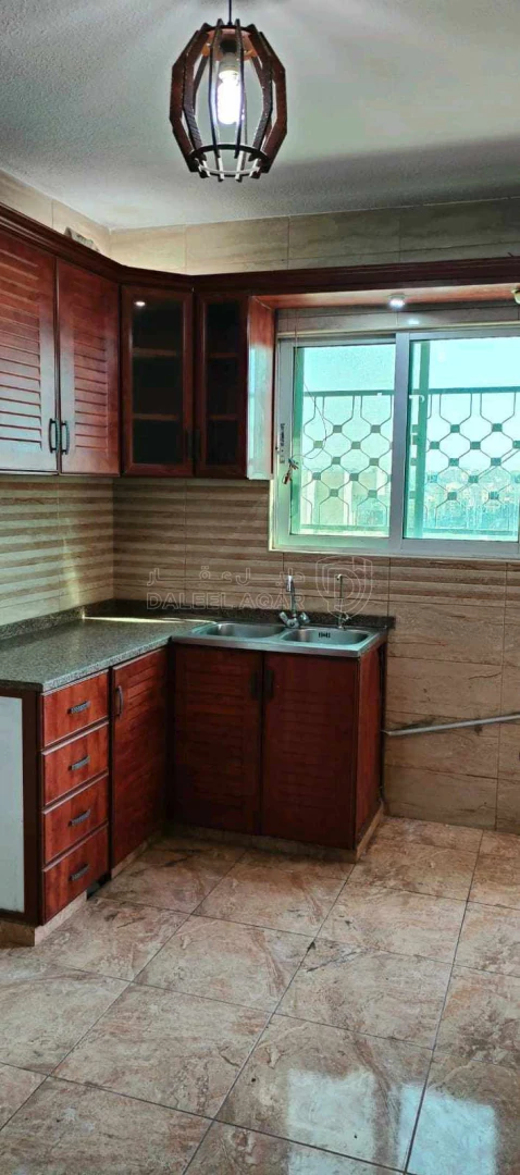 شقة في حي نزال بجوار الأحوال المدنية ومحمص الشعب  - 38,000 دأ - صورة 1