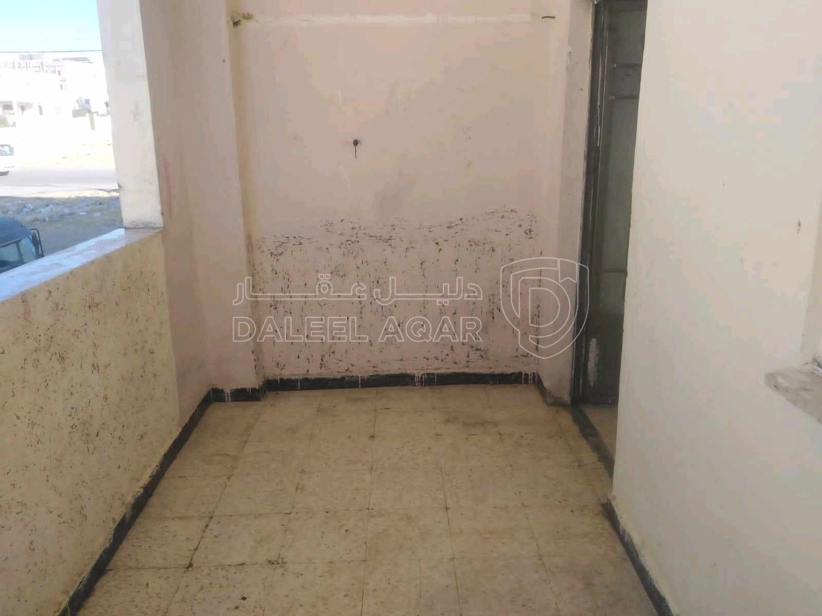 مبنى في الزرقاء السخنه الحي الشرقي  - 60,000 دأ - صورة 1