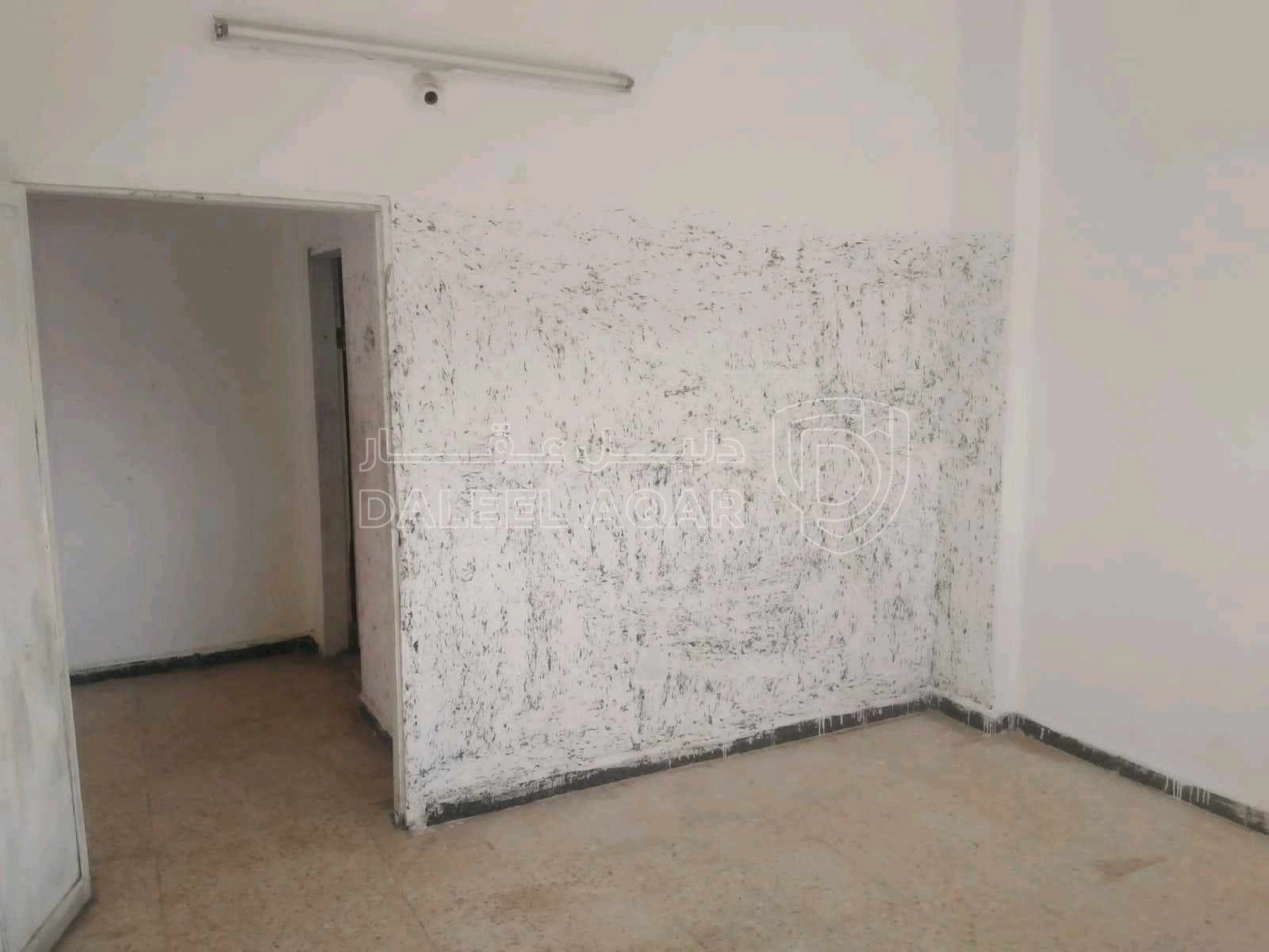 مبنى في الزرقاء السخنه الحي الشرقي  - 60,000 دأ - صورة 1