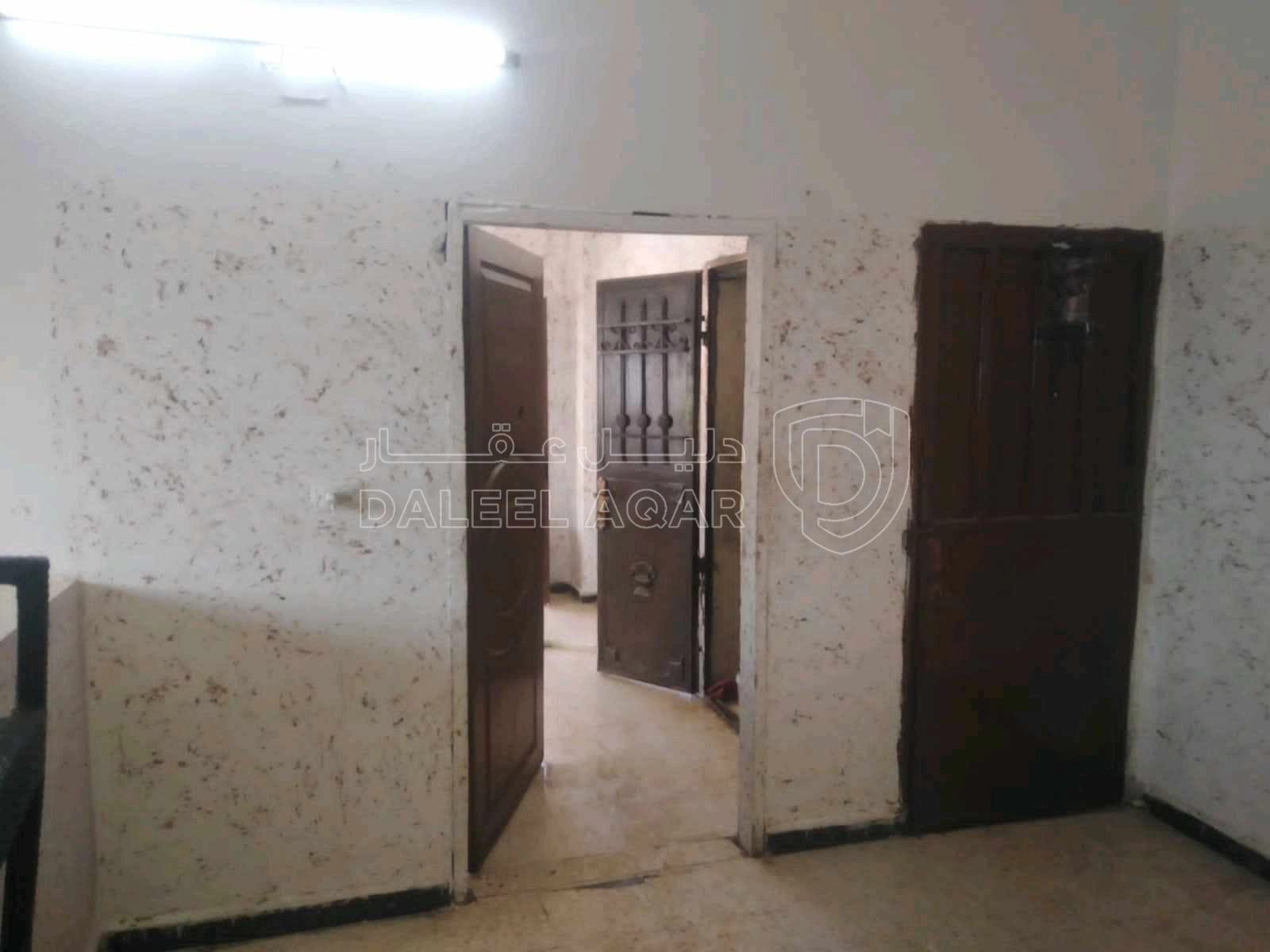 مبنى في الزرقاء السخنه الحي الشرقي  - 60,000 دأ - صورة 1