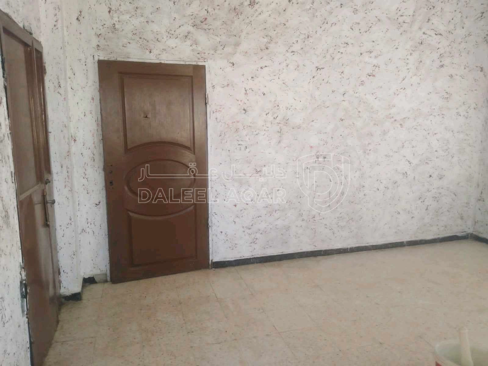 مبنى في الزرقاء السخنه الحي الشرقي  - 60,000 دأ - صورة 1