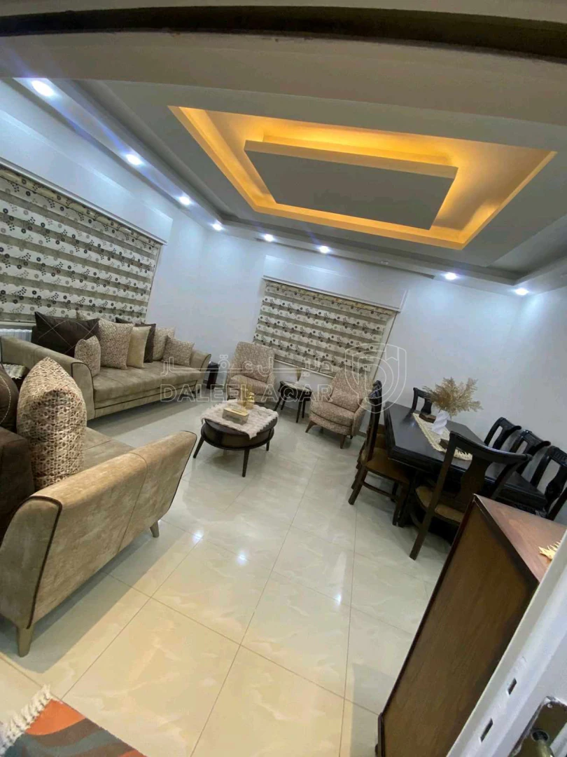 فيلا/منزل في الذراع الغربي بالقرب من مسجد التوبه شارع التوبة - 125,000 دأ - صورة 1