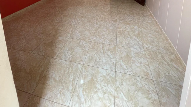شقة في الزهور مقابل جمعية سلمة  - 65,000 دأ - صورة NaN