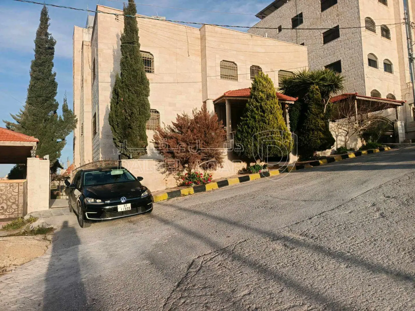 فيلا/منزل في عمان ، شفا بدران ، مرج الاجرب ، بالقرب من - 270,000 دأ - صورة 1
