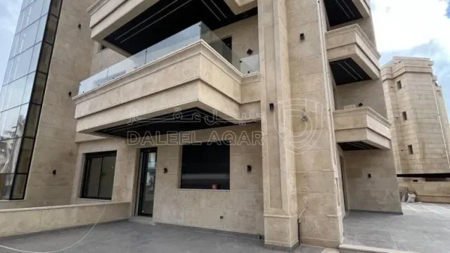 شقة - شقة للبيع بتشطيبات فندقية في ضاحية النخيل - 175000 دأ