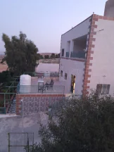مزرعة/شاليه في بين المفرق وجرش منطقة المدور قرب بئر العليمات  - 230,000 دأ - صورة NaN