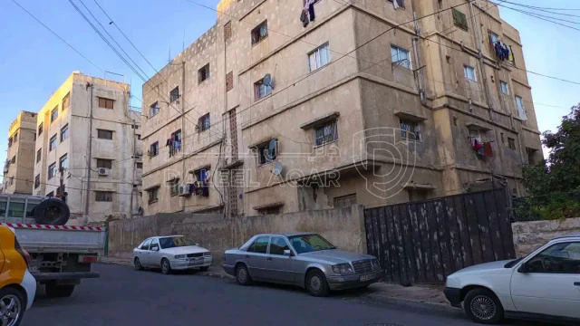 مبنى - عماره استثماريه للبيع في حي نزال وبدخل 10% - 250000 دأ