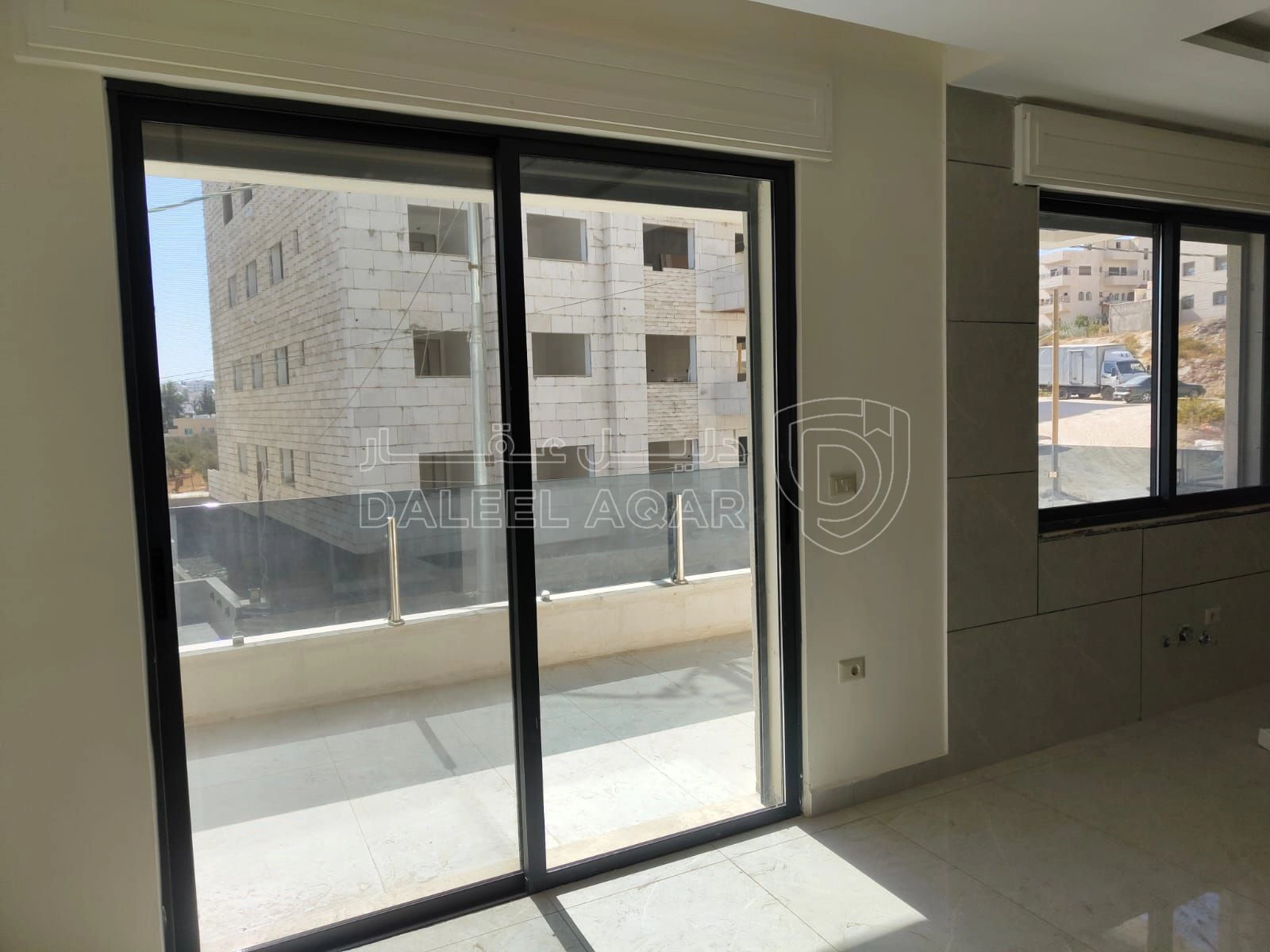 شقة في البنيات الشمالي - 85,000 دأ - صورة 1