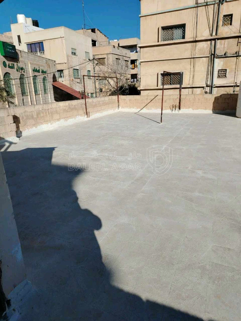 فيلا/منزل في الزرقاء وادي الحجر بالقرب من مستشفى جبل الزيتونة  - 60,000 دأ - صورة 1