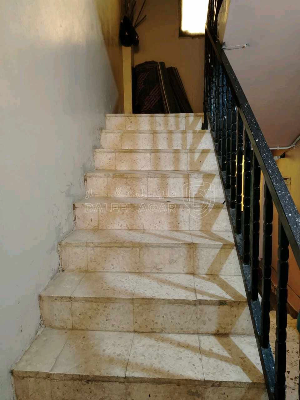 فيلا/منزل في الزرقاء وادي الحجر بالقرب من مستشفى جبل الزيتونة  - 60,000 دأ - صورة 1