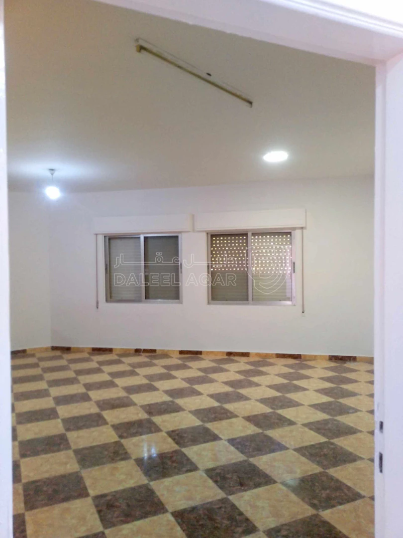 شقة في صويلح حي الارسال - 50,000 دأ - صورة 1