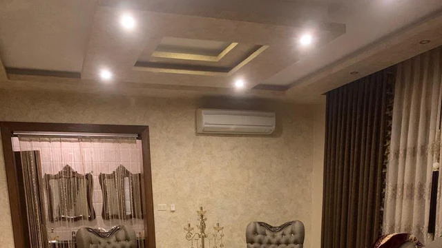 فيلا/منزل في مادبا - قرب مسجد المسيح عيسى ابن مريم  - 250,000 دأ - صورة NaN