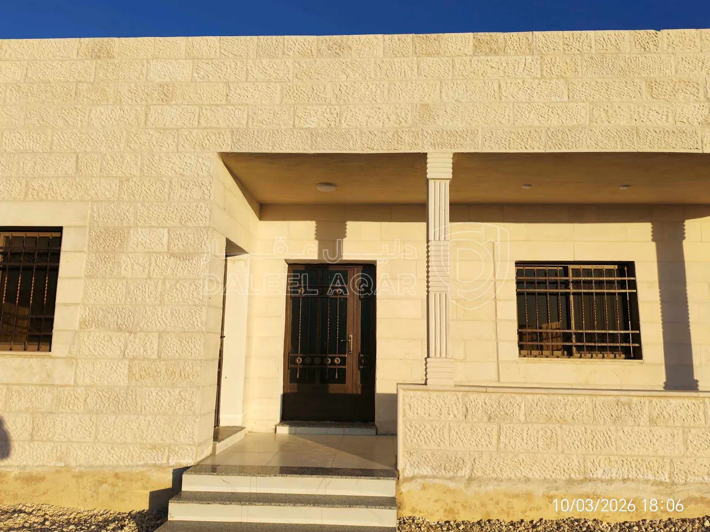 فيلا/منزل في بيت مستقل للبيع في مادبا قرب مسجد الفتح الإسلامي  - 49,000 دأ - صورة 1