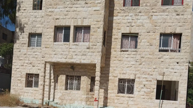 أرض - عمان جبل الحسين مقابل مسجد الفاروق - 200000 دأ