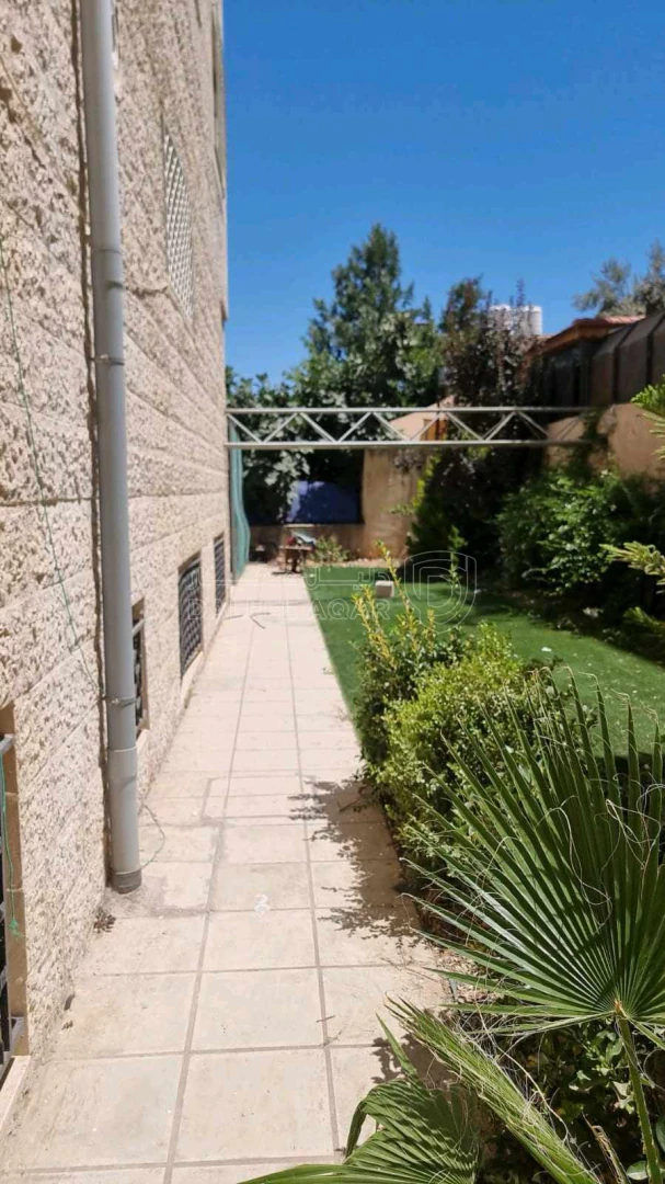 مبنى في عمان خلدا ام السماق شارع زكي الادلبي  - 775,000 دأ - صورة 1