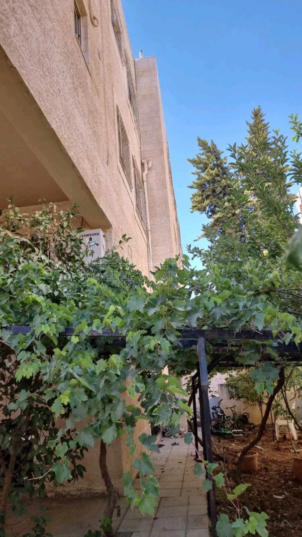 مبنى في عمان خلدا ام السماق شارع زكي الادلبي  - 775,000 دأ - صورة 1