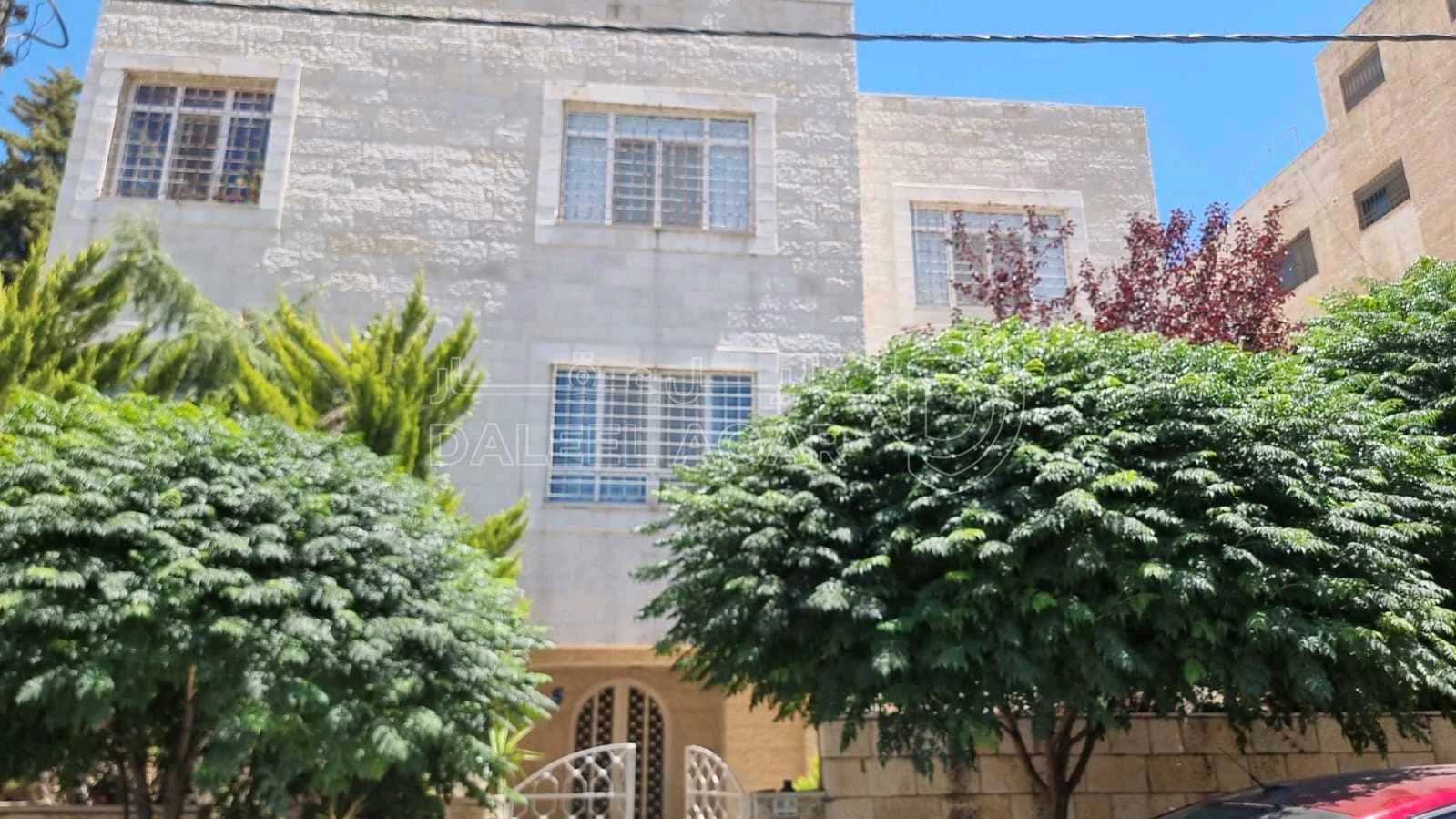 مبنى في عمان خلدا ام السماق شارع زكي الادلبي  - 775,000 دأ - صورة 1