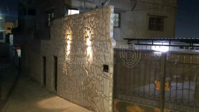 شقة - الرصيفه حي الفلاح شارع ثلاثين  - 12000 دأ