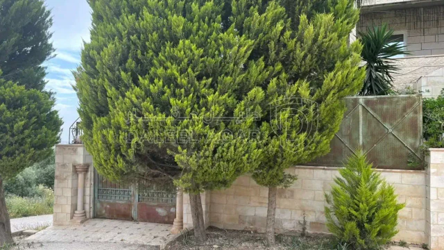 فيلا/منزل - منزل ٣ طوابق بسعر مغري للبيع - 140000 دأ