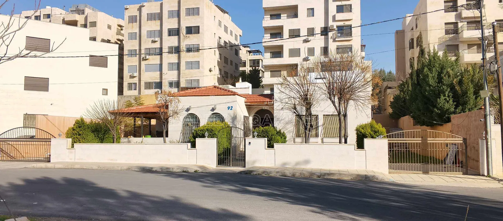 فيلا/منزل في الكرسي، شارع الحرث بن قيس 92 - 1,500,000 دأ - صورة 1