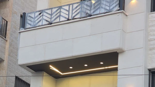 شقة في شارع الاذاغة - مقابل فايف بي مول  - 85,000 دأ - صورة NaN
