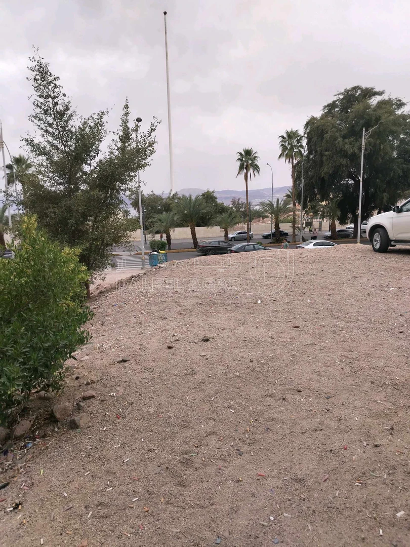 أرض في شارع الملك حسين مقابل القلعة والبحر - 1,500,000 دأ - صورة 1