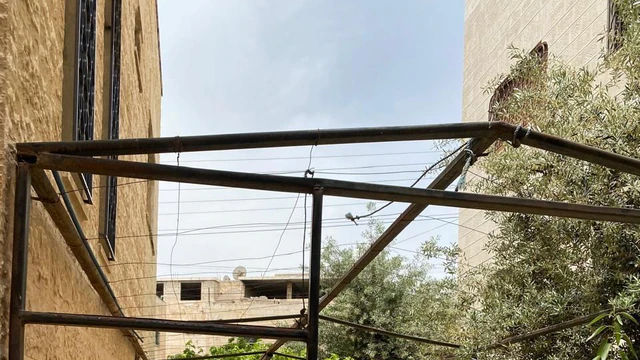 فيلا/منزل في طارق بالقرب من مسجد حذيفه بن اليمان - 300,000 دأ - صورة NaN
