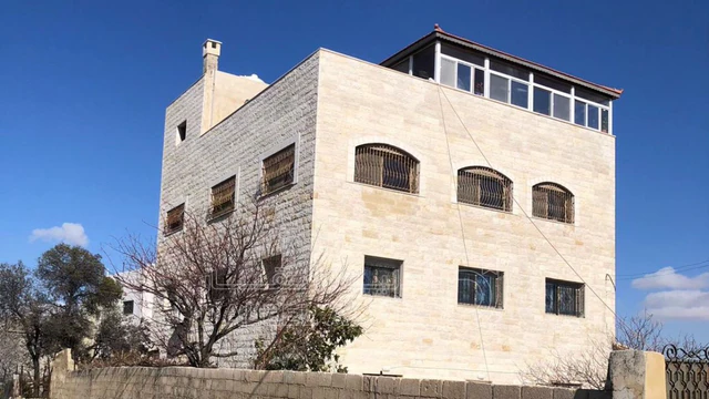 فيلا/منزل في رجم عميش - 850,000 دأ - صورة NaN