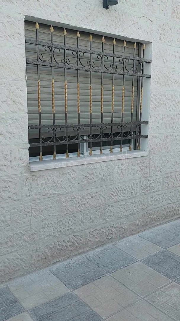 فيلا/منزل في ذهيبه الشرقية - 130,000 دأ - صورة 1