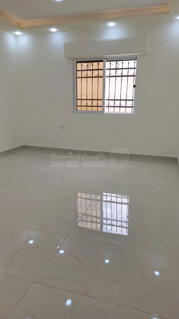 فيلا/منزل في ذهيبه الشرقية - 130,000 دأ - صورة 1