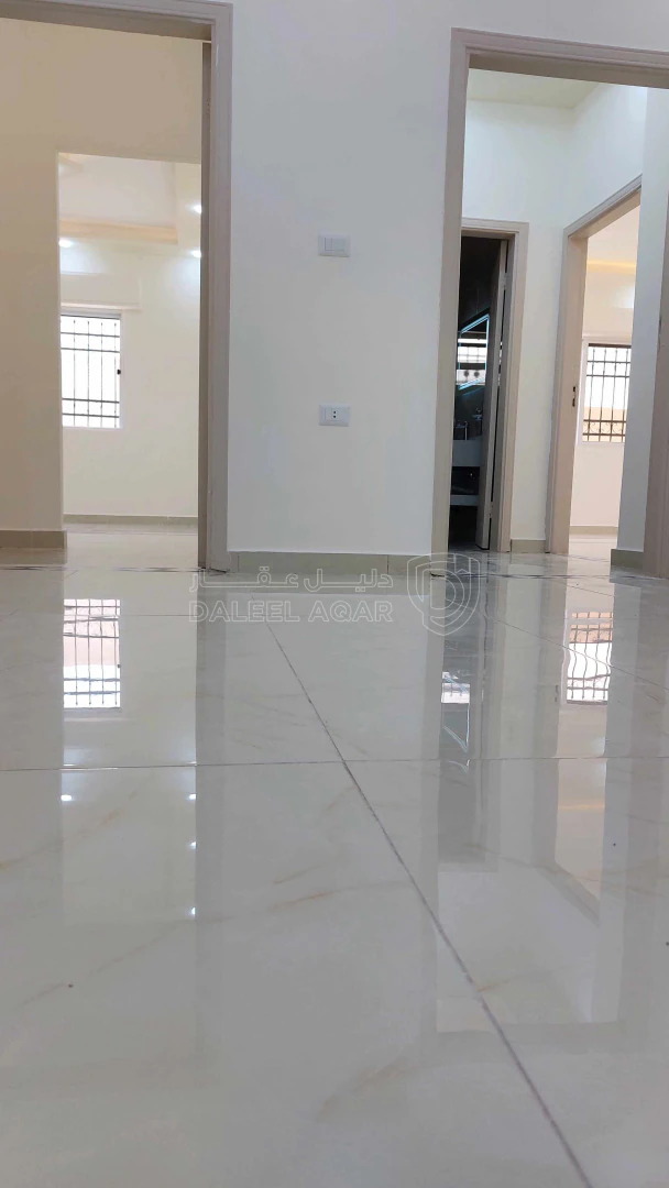 فيلا/منزل في ذهيبه الشرقية - 130,000 دأ - صورة 1