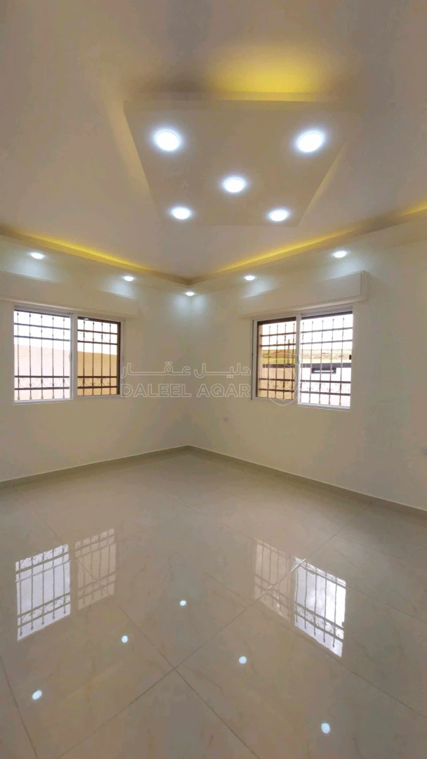 فيلا/منزل في ذهيبه الشرقية - 130,000 دأ - صورة 1