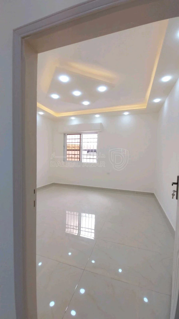 فيلا/منزل في ذهيبه الشرقية - 130,000 دأ - صورة 1