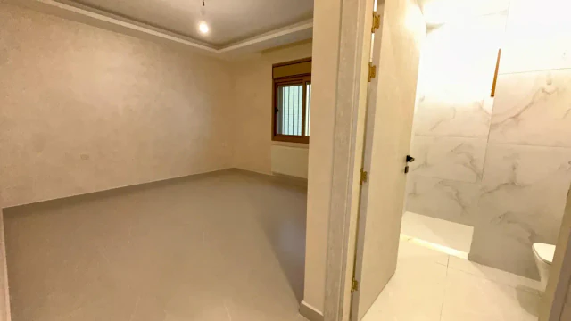 شقة - أسواق الفريد شفا بدران  - 160000 دأ