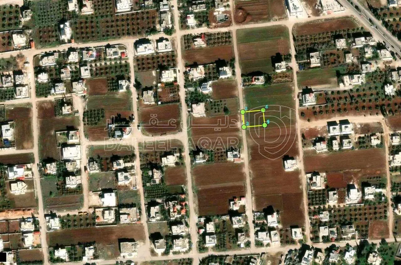 أرض في ارض للبيع في اربد حواره المساحه المسجله 807 متر - 85,000 دأ - صورة 1