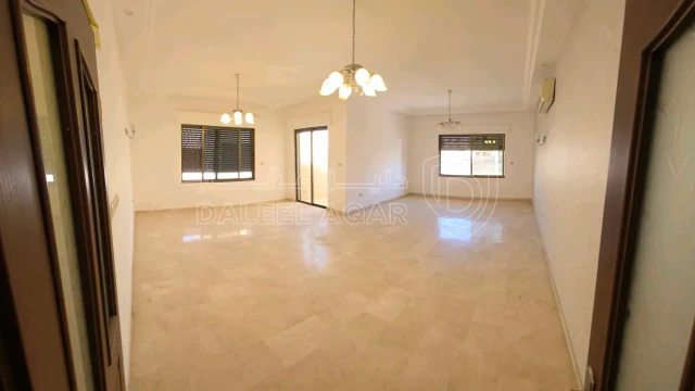 شقة - دير غبار شارع الهاشمين - 210000 دأ