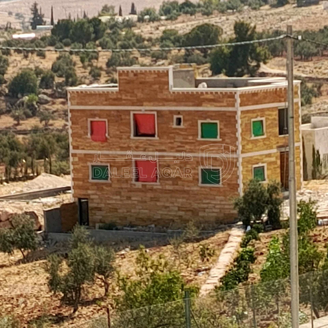 مزرعة/شاليه في نادرة - 130,000 دأ - صورة 1