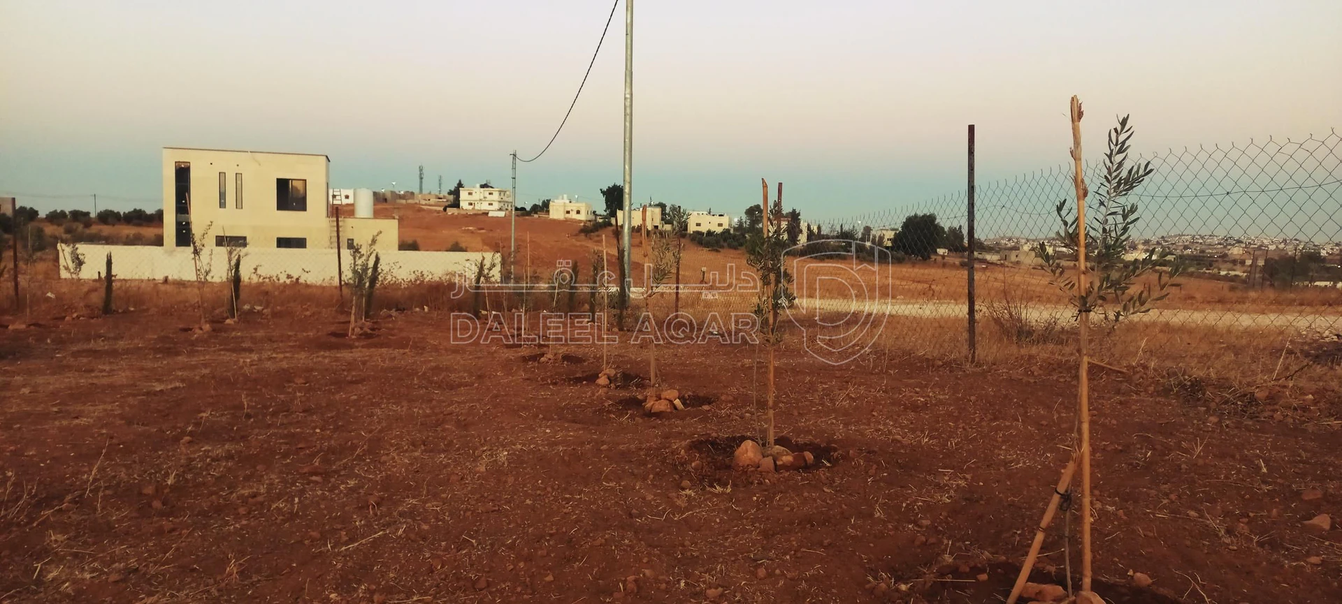 أرض في المفرق رحاب - 9,000 دأ - صورة 1