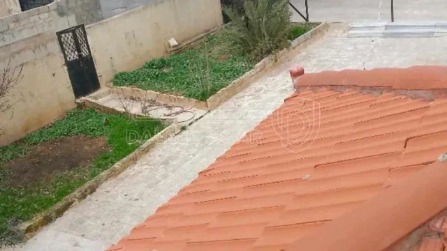 مبنى - عمان المقابلين ام قصير  - 260000 دأ