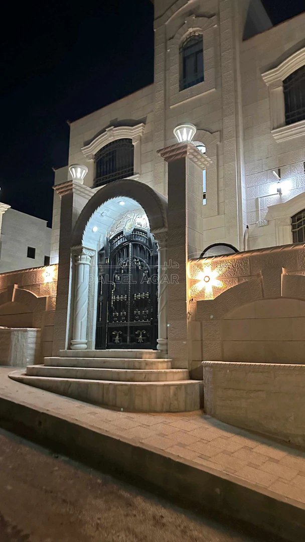 فيلا/منزل في ابو علندا - 325,000 دأ - صورة 1