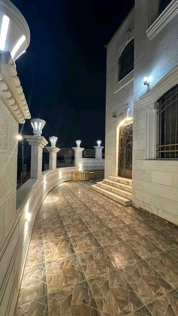 فيلا/منزل في ابو علندا - 325,000 دأ - صورة 1