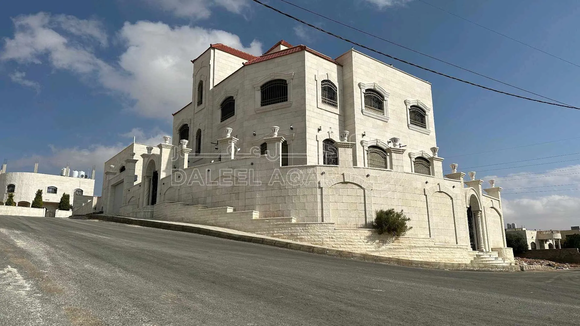 فيلا/منزل في ابو علندا - 325,000 دأ - صورة 1