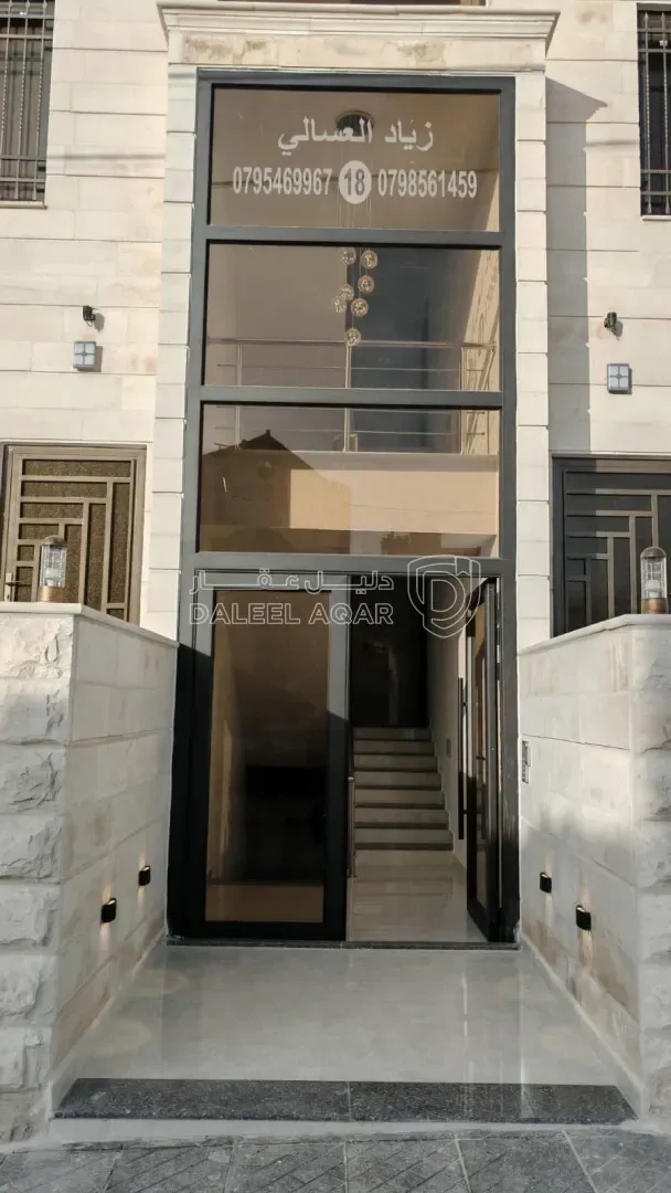 شقة في الزرقاء - مدينة الشرق - 42,000 دأ - صورة 1
