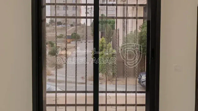 شقة - الزرقاء - مدينة الشرق - 42000 دأ