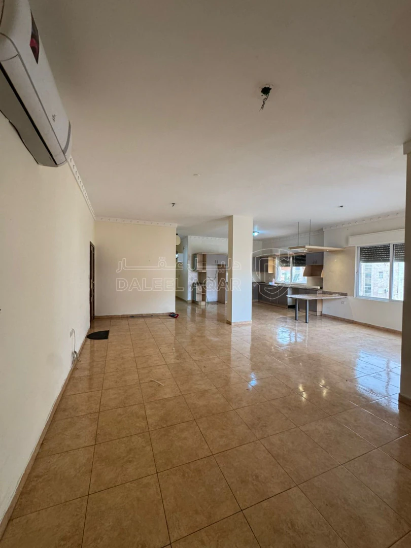 شقة في السكنية الخامسة  - 55,000 دأ - صورة 1