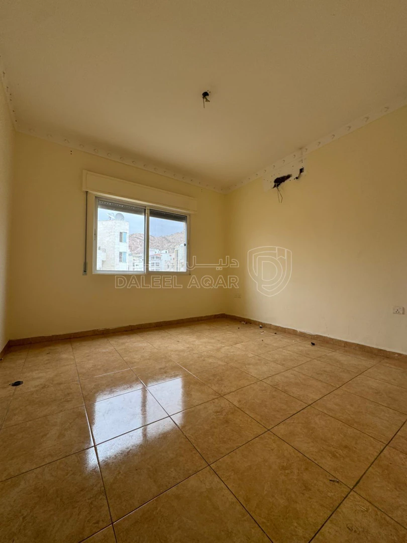 شقة في السكنية الخامسة  - 55,000 دأ - صورة 1