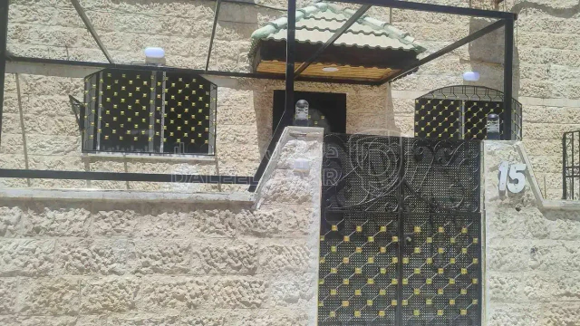 شقة - عمان ضاحيه الامير حسن بجانب مدرسه منابر الاقصى - 48000 دأ