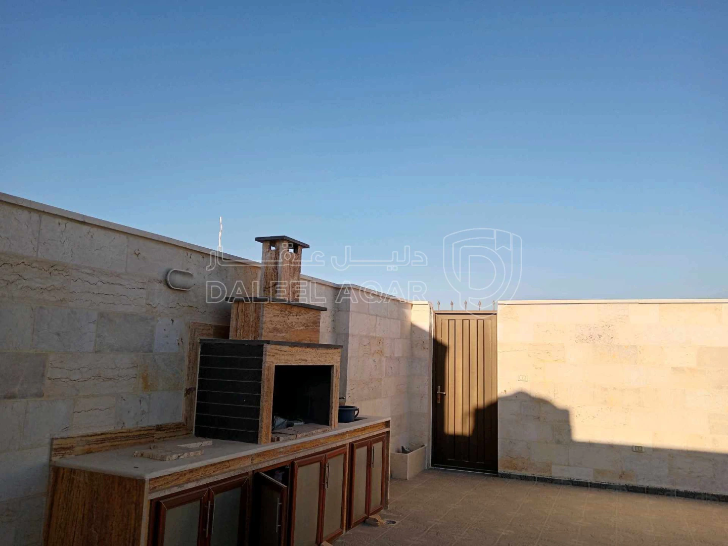 شقة في اربد الحي الشرقي شرق حديقة طارق بن زياد  - 118,000 دأ - صورة 1