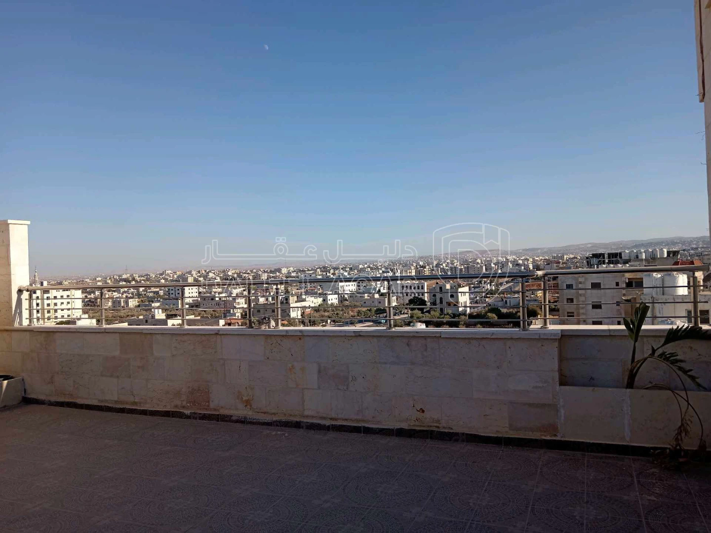 شقة في اربد الحي الشرقي شرق حديقة طارق بن زياد  - 118,000 دأ - صورة 1