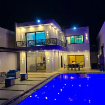 مزرعة/شاليه في شاليه استثماري فاخر للبيع  - 90,000 دأ - صورة NaN